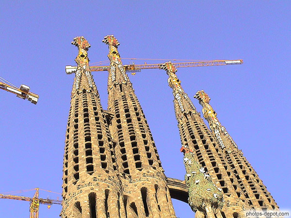 photo de 4 clochers de la Sagrada Familia (Antonio Gaudi)