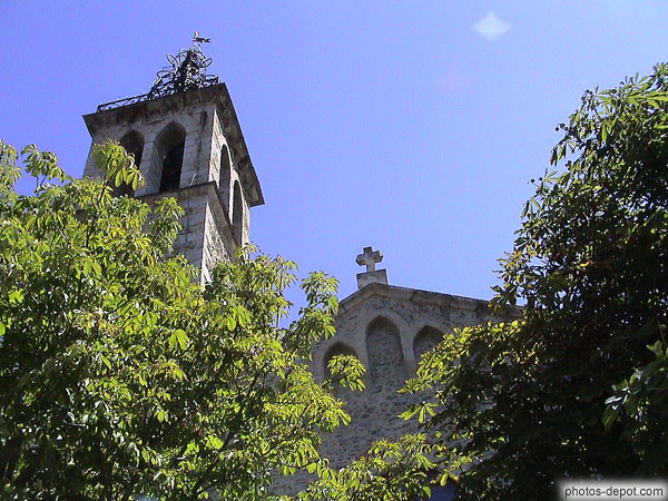 photo de clocher de l'église d'Osseja