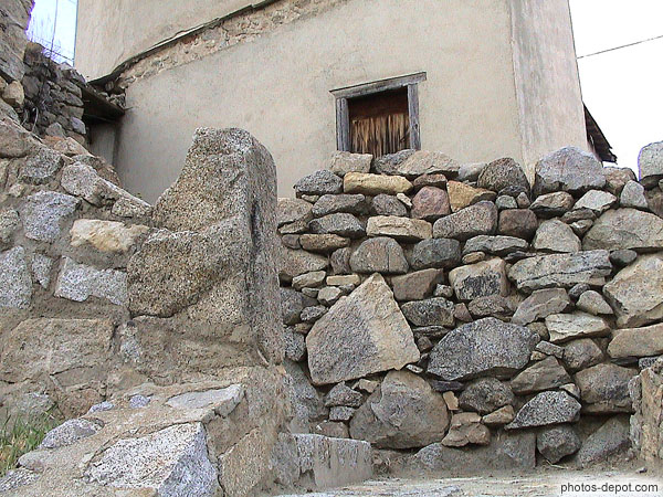photo d'escalier de pierres