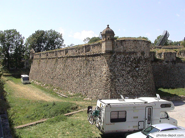 photo de murailles de la forteresse