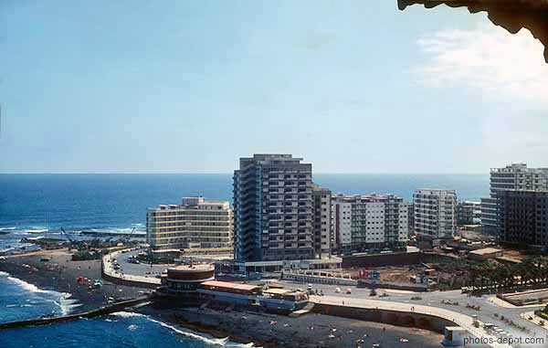 photo d'immeubles sur la pointe