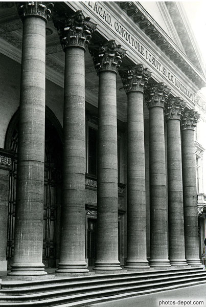 Colonnes du temple