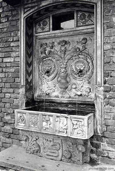 Fontaine ouvragée Inconnu, Photo 1971