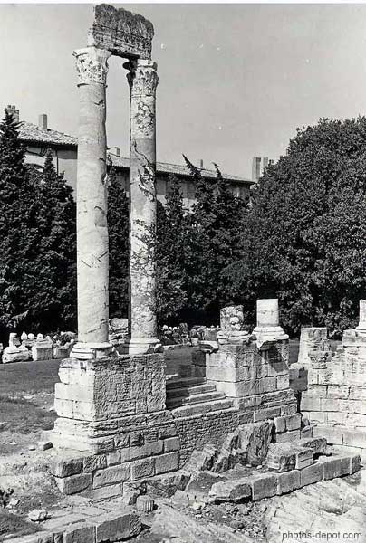 photo de ruines 2 colonnes