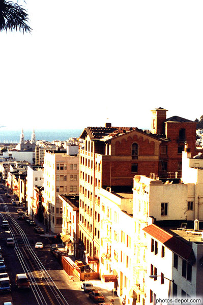 La ville et rails du tram