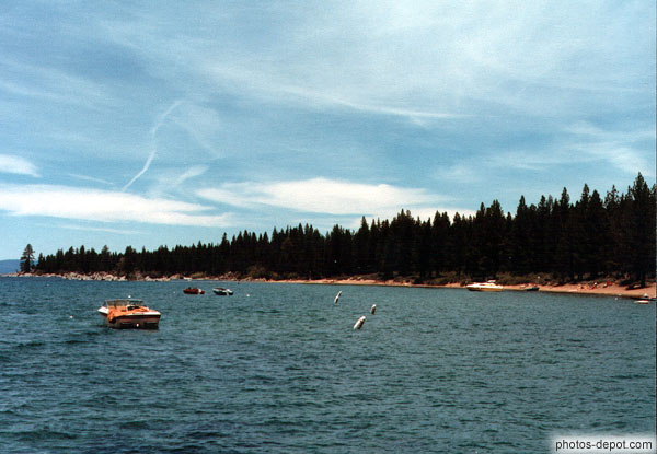 photo de bateaux à moteur sur Lake Tahoe