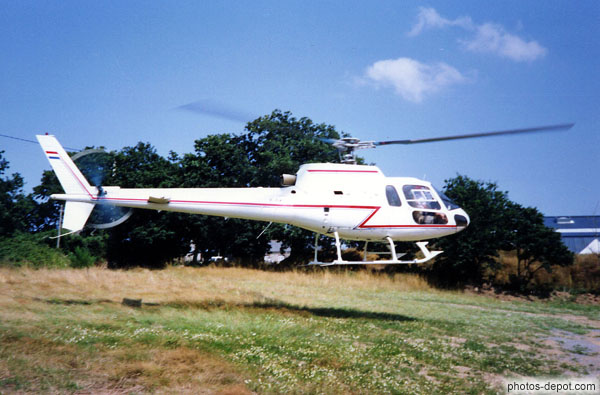 photo d'Hélicoptère au décolage