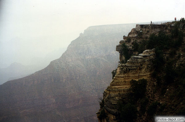 Rocher au dessus du Canyon USA, Arizona, Grand Canyon, Photo 1997
