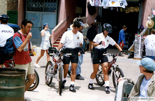 photo de flics à vélo
