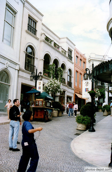 photo de rue pavée à Santa Monica