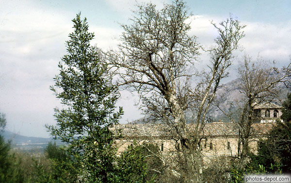 photo de Batisse devant la vallée