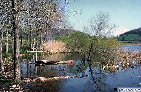 photo de Barque sur le lac de Martignano