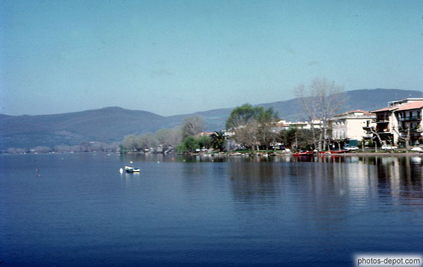 photo de Maisons au bord du lac