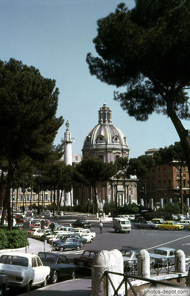 photo de voitures sur la place