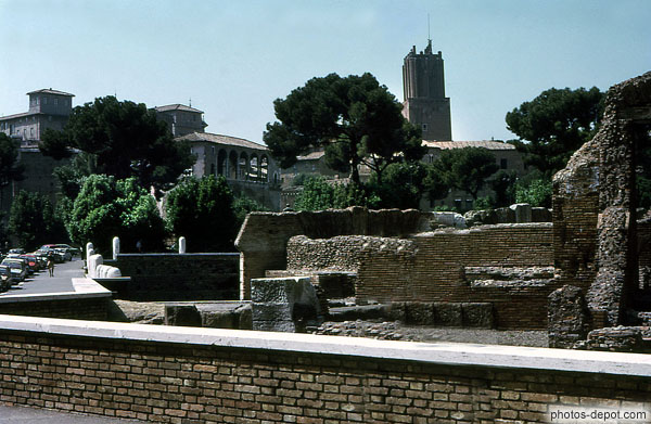 photo de Ruines devant le palais des chevaliers de Rhodes
