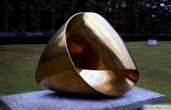 photo de sculpture moderne