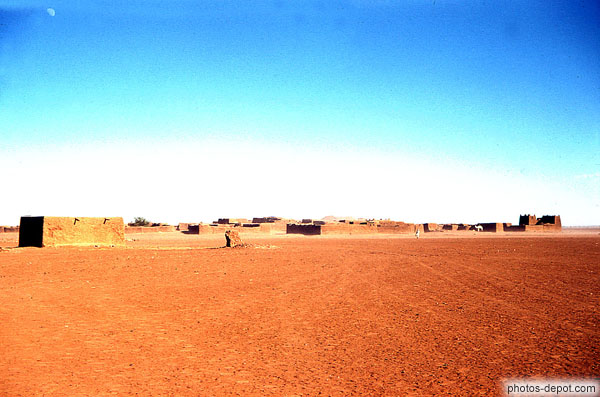 photo de remparts d'une ville de bédouins dans le désert