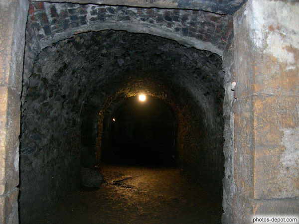 photo de souterrain du chateau