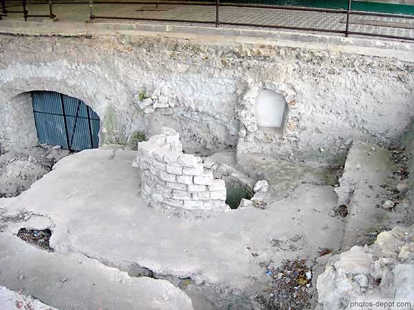 photo de fouilles des fondations de la cathédrale