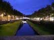 canal bleut� le soir