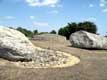 Grand menhir brisé et table des marchand