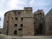 tour Quic-en Groigne (gauche) et grand donjon (droite) / France, Bretagne, St Malo