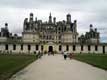 Château face au parc : loggias, terrasse, pilastres, moulures horizontales rythmant les facades / France, Centre, Chambord