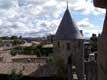 Vue sur la ville depuis le chemin de ronde du chateau / France, Languedoc Roussillon, Carcassonne