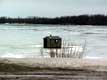 baraque de bois sur la glace pour la p�che / Canada, Sainte Anne de Bellevue