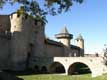 Majestueux château comtal et pont d'accès / France, Languedoc Roussillon, Carcassonne, Chateau Comtal