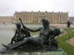 Bronze de femme nue et bassin devant Versailles / France, Paris, Versailles