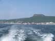 Mont Ste Anne domine le village de Perc� / Canada, Gaspesie, Perc�