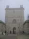 Tour du village, porte d'entrée principale et seule des 7 tours érasées par Napoléon ayant conservé sa hauteur d'origine de 42 mètres / France, Paris, Vincennes, Château de Vincennes