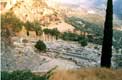 Ruines du temple face à la vallée / Grece, Epidaure