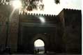 La porte Bab el-Khemis (XVIIIe siÃ¨cle), une des portes monumentales donnant accÃ¨s Ã  la mÃ©dina et Ã  la citÃ© impÃ©riale de MeknÃ¨s / Maroc, Meknes