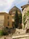 Eglise Sant Vicen� en forme de basilique domine la ville / Espagne, Garrotxa, Besalu