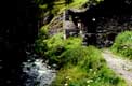 Ancien moulin à eau en ruines / Italie, Dolomites