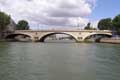 Pont Louis Philippe, de 1857, donne sur l'église St Gervais St Protais au + vieil orgue de France / France, Paris