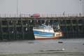 Bateau de p�che � mar�e basse / France, Bretagne, Cancale