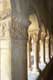 Scènes bibliques et animaux mythologiques sur chapiteaux des doubles colonnes de marbre blanc / France, Languedoc Roussillon, Elne