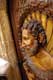Buste d'homme, bas relief de bois sculpté dans une porte