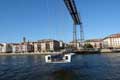Cabine suspendue au dessus du fleuve / Espagne, Cote Cantabrique, Bilbao, Transborder Vizcaya