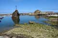 Rocher dans le port de Cudillero  mare basse