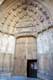 Portail de gauche, porte de bois sculpté aux scènes de la passion surmonté de scènes bibliques / Espagne, Leon, Cathedrale Santa Maria de Regla
