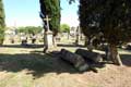 Cimetière entourant l'église / France, Poitou, Aulnay de Saintonge