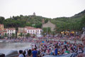 Plage bondée de monde