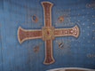 Croix et coeur de plafond dans l'église