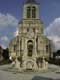 Belle église et fontaine / France, Normandie