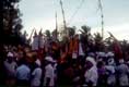 Ceremonie hommes aux foulards / Indonesie