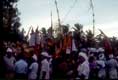 ceremonie hommes aux foulards / Indonesie